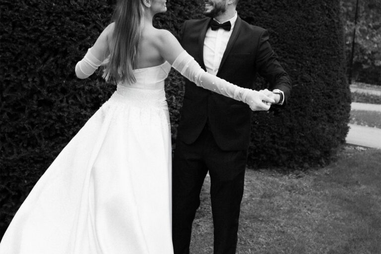 Photo of the bride and groom dancing in the garden of Kalemegdan Fortress in Belgrade, Serbia