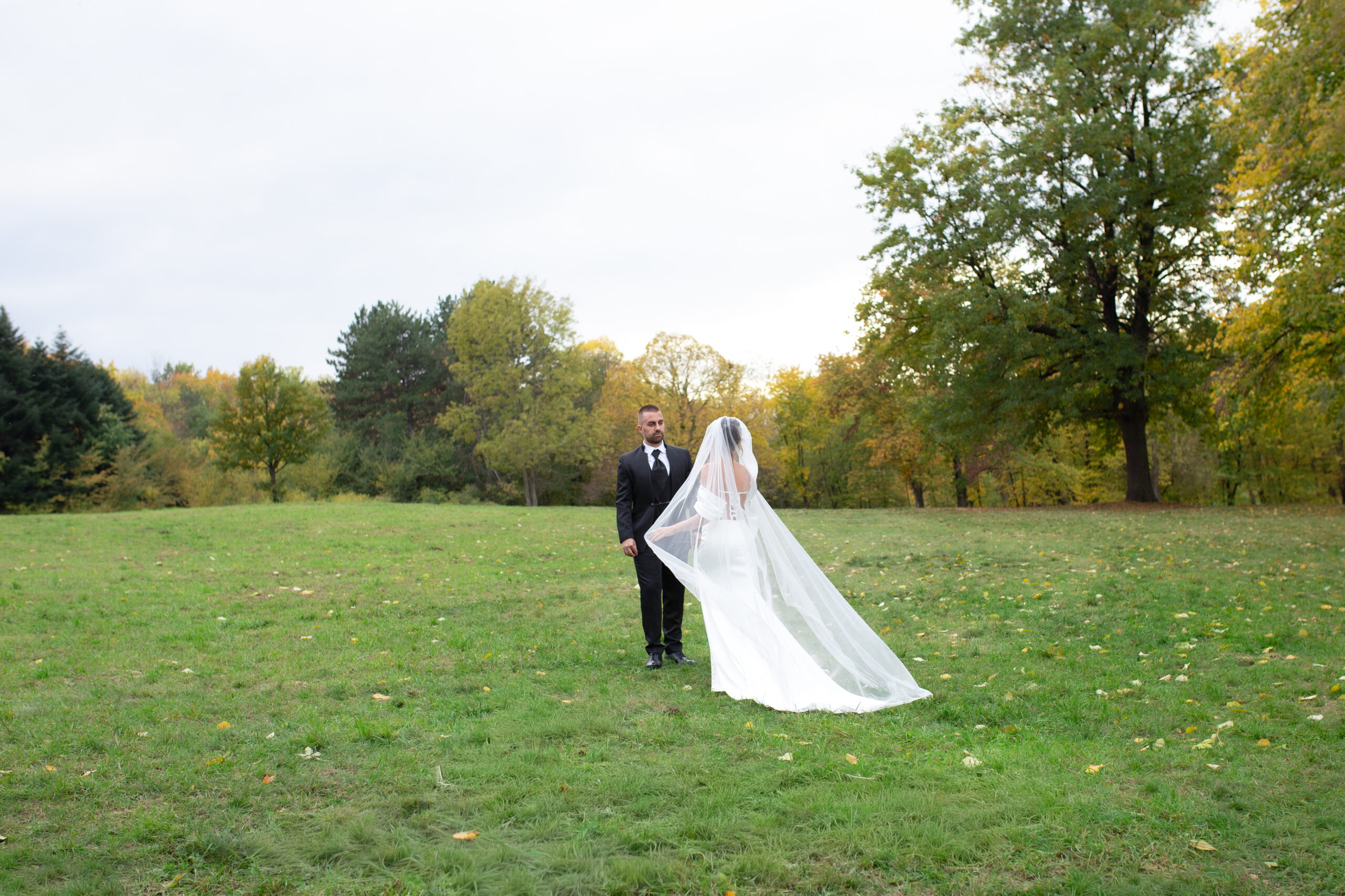 Fotografisanje venčanja u Šumaricama u Kradujevcu, portret mlade i mladoženje