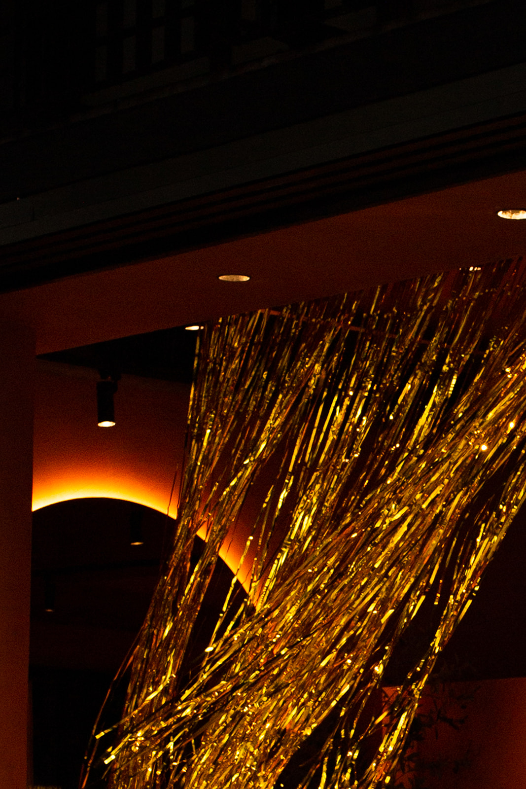 modern burgundy wedding decor