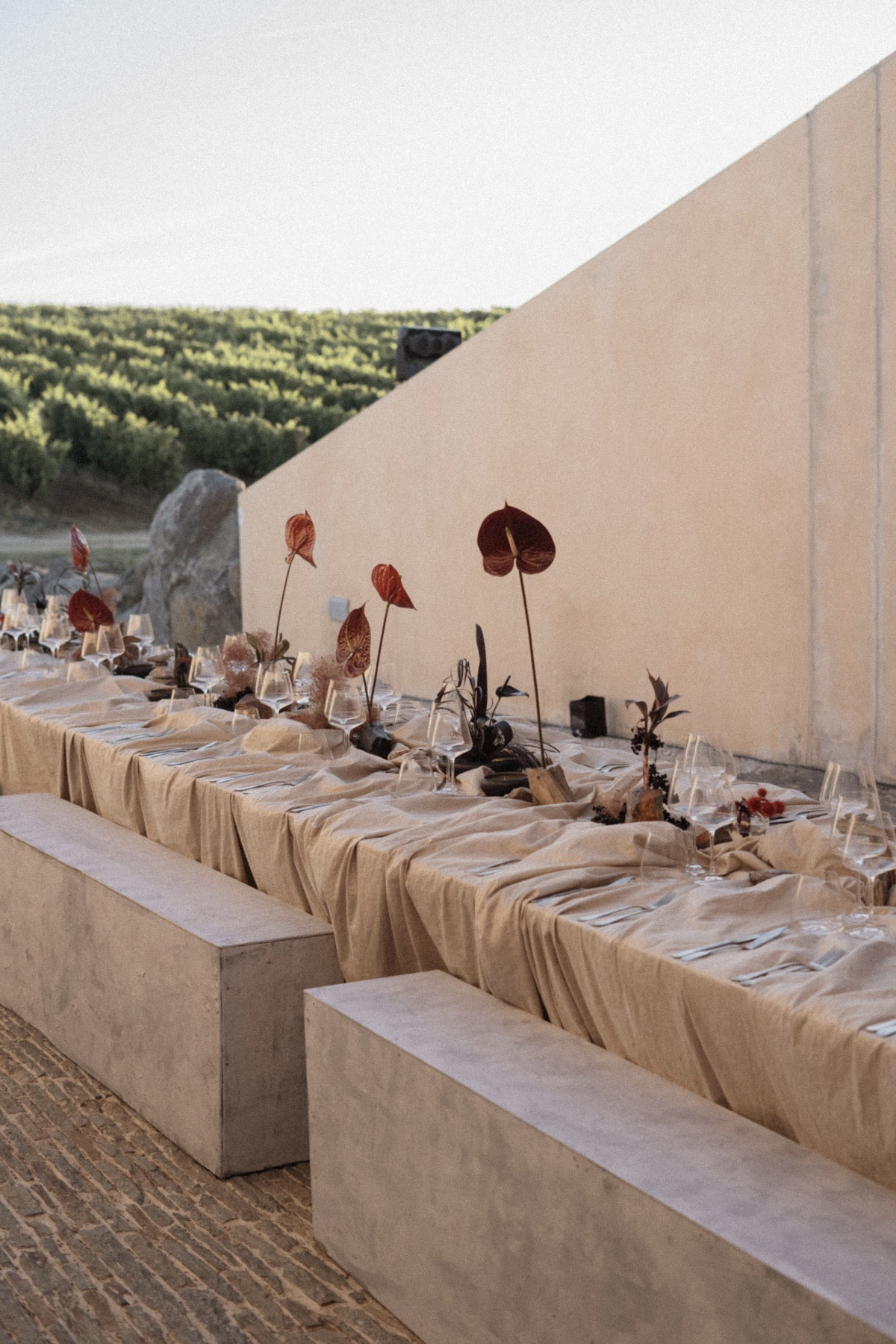 MIJO WEDDINGS blog _ Portugal destination wedding winery venue and minimalist decor