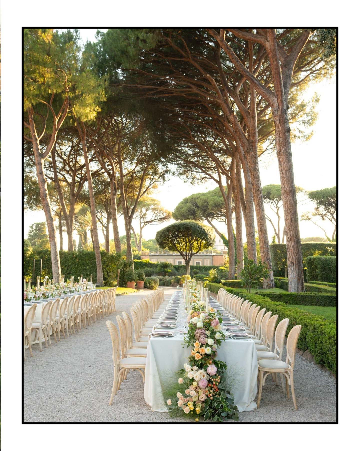 photo of beautifully decorated wedding table at Villa Aurelia wedding venue in Rome