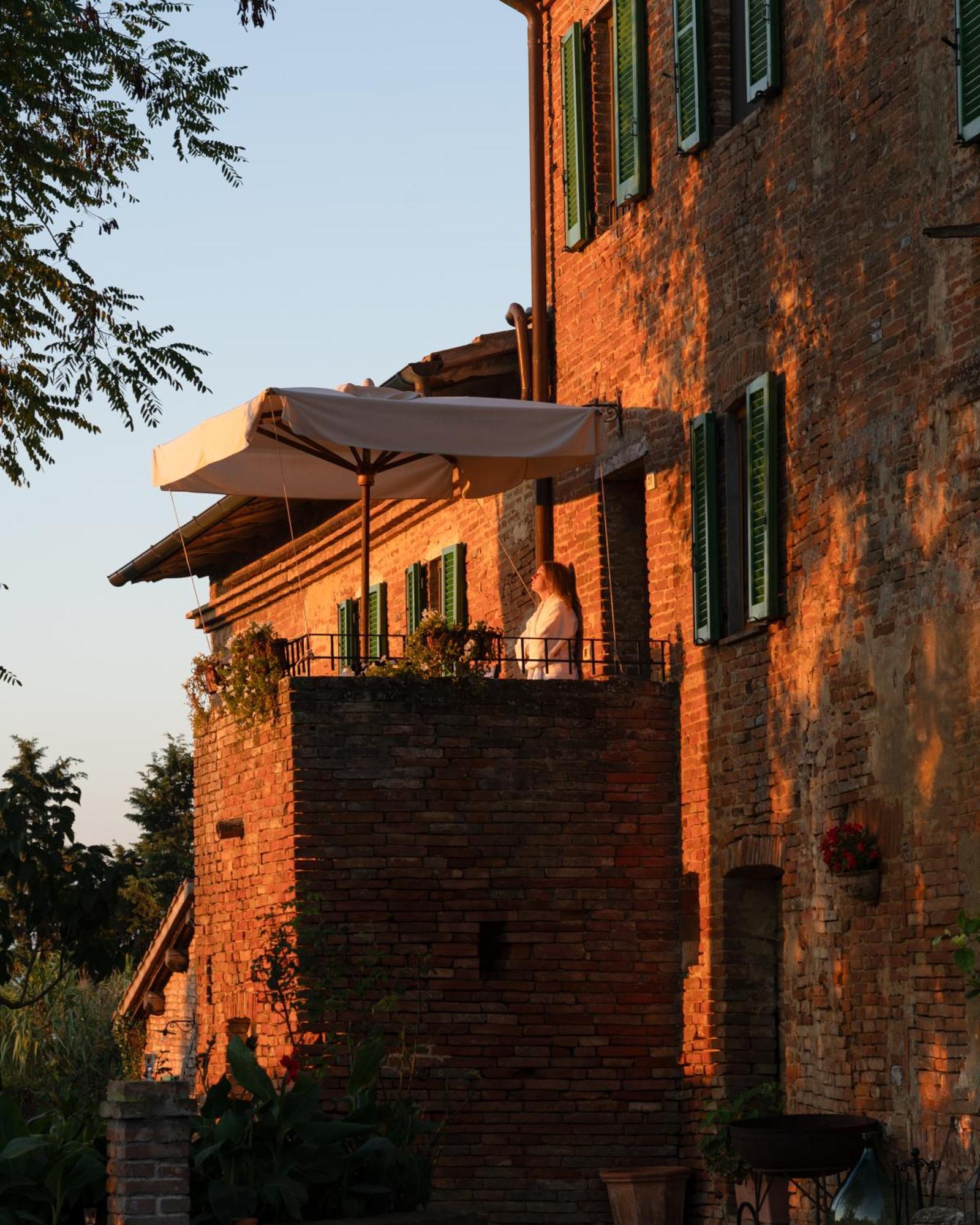 MIJO WEDDINGS blog _ bride on the terrace of villa cozzano